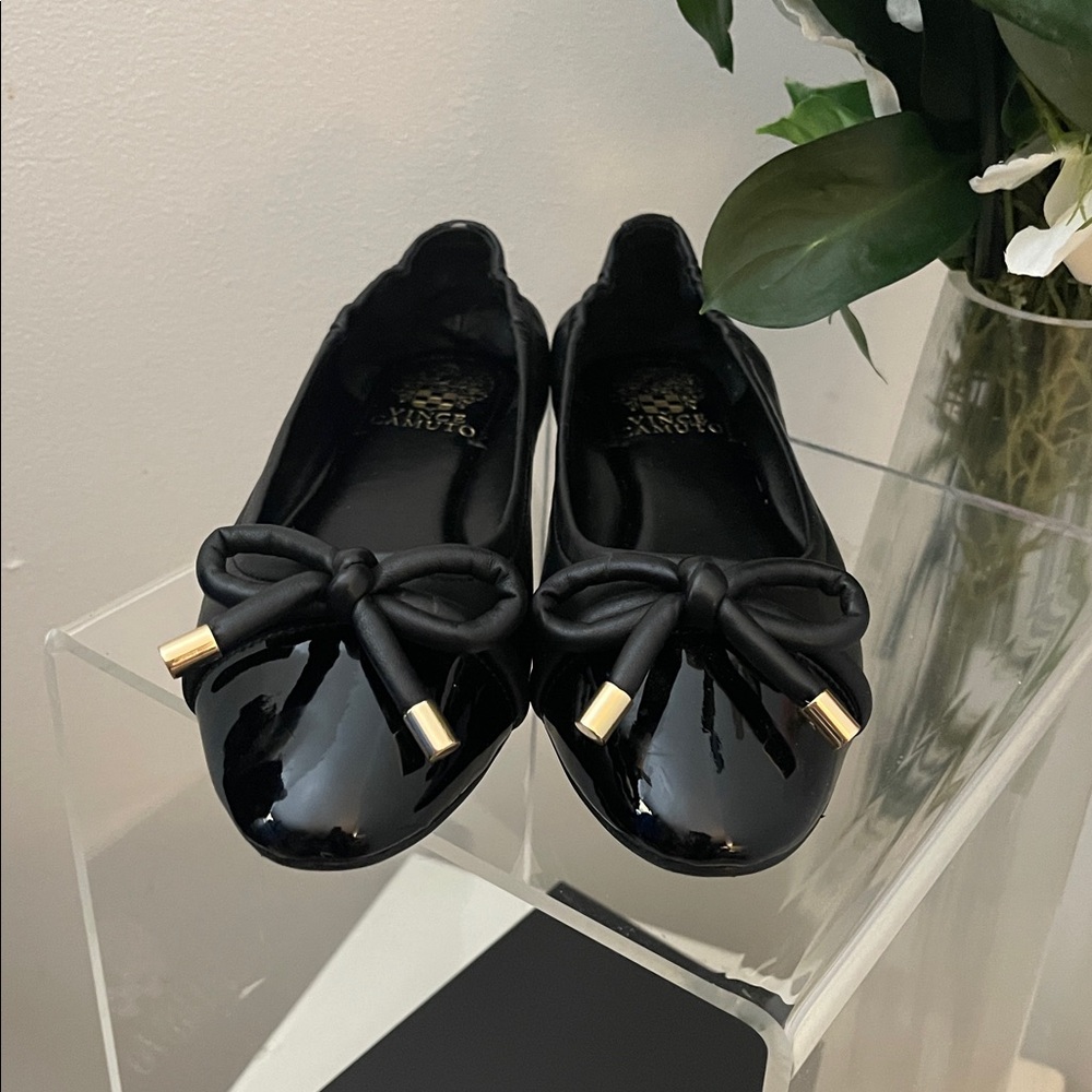 Vince Camuto Black Patent and Leather Flats